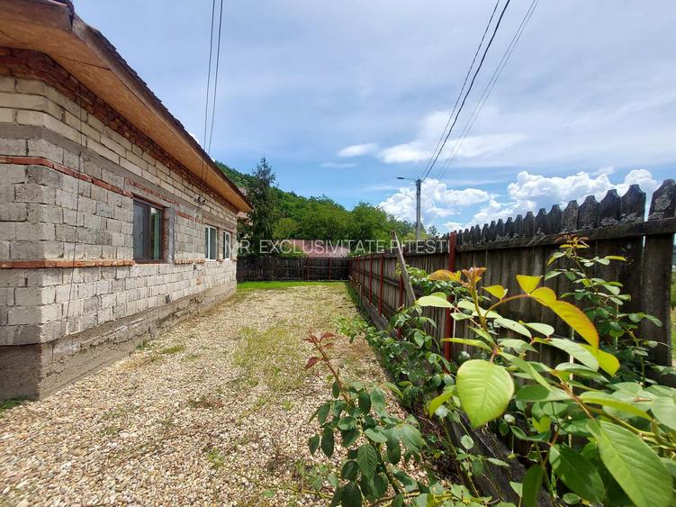 Casa de terminat in Bascov-Valea Ursului, Strada Salcamilor - 5