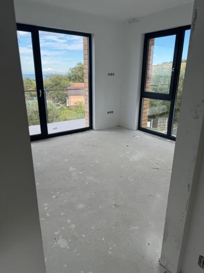 Duplex modern, 220 mp utili, teren 392 mp și 2 garaje | Feleacu