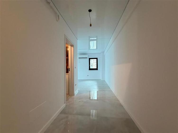 Apartament cu 3 camere, 2 bai Bloc nou Nicolina, et. intermediar