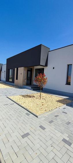 Vila 4  camere Parter