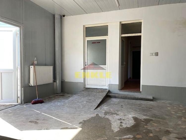 De vânzare: Hală industrială cu anexă birouri/apartament