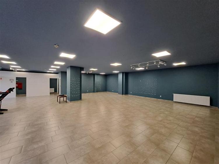 Spatiu comercial, 180 mp utili, situat in cartierul Intre Lacuri!