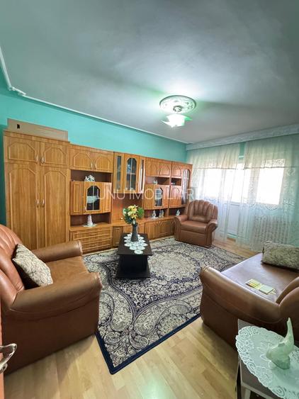 Etaj 3 - Apartament 3 camere decomandat - doua bai - doua balcoane - Dacia - 14