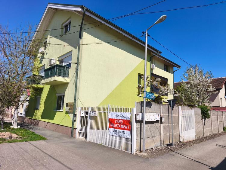 Vand 3 camere in Giroc 105000 euro