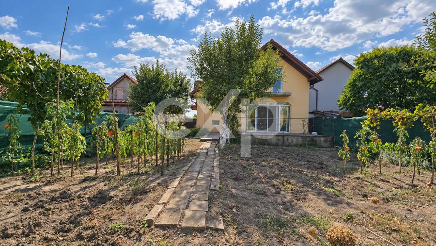 Casă spațioasă cu grădină pe str. Merilor, 194 mp utili – 439 mp teren | Ghimbav