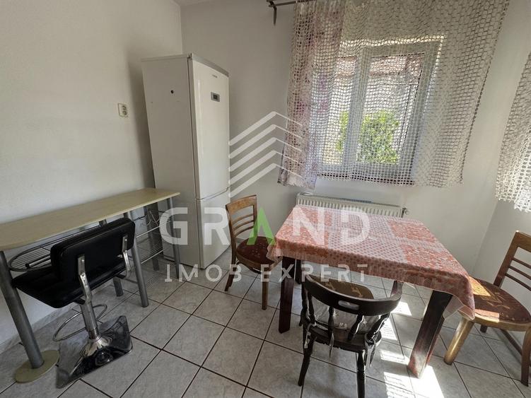 Casa 4 camere | 4 bai | 2 bucatarii | GARAJ | zona Semicentrala/Paris