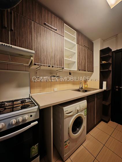 Dristor 1 | metrou la scara blocului | Garsoniera cocheta cu mobilier pe comanda - 12