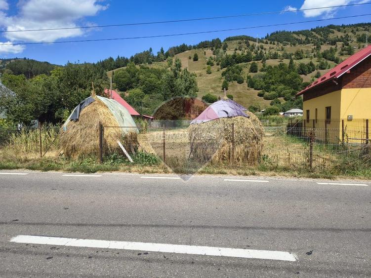 De vanzare| Casa, anexa si teren 2089mp | Paraul Pintei | Borca| Neamt