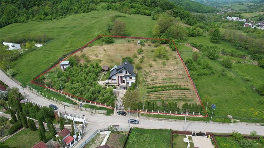 VILA DEOSEBITA IN SLATINA - LUNCANI - OAZA DE LINISTE LA MARGINEA PADURII