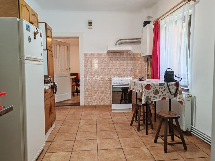 Garsoniera confort sporit, in casa libera la vanzare zona Central - 4
