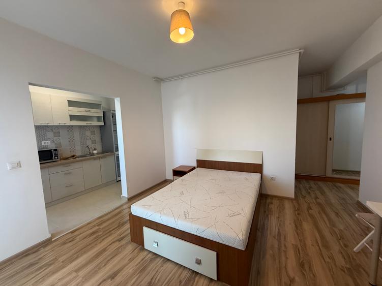 Garsoniera moderna in bloc nou, centrala proprie la 3 minute de metrou