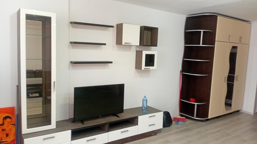 Inchiriez apartament 3 camere uta ared (penthaus)