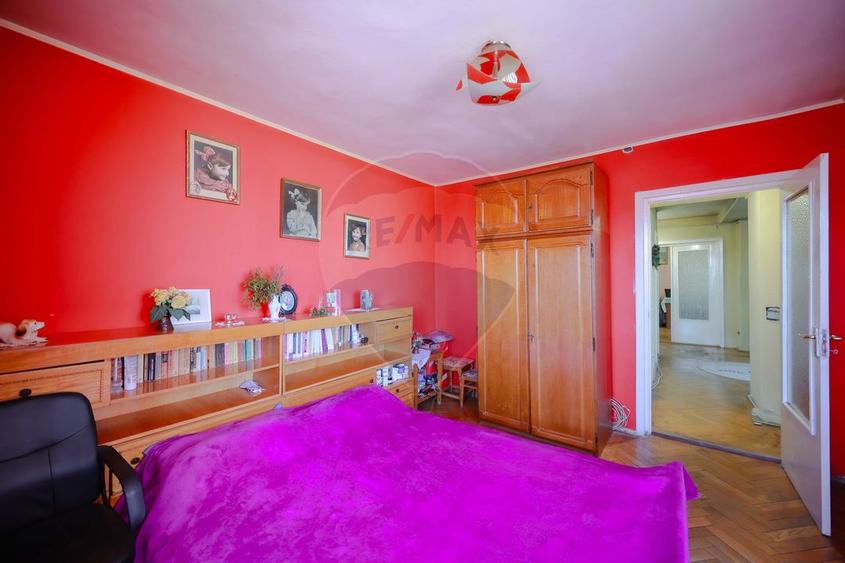 De vânzare apartament cu 3+1camere, priveliște frumoasă, Centrul Civic