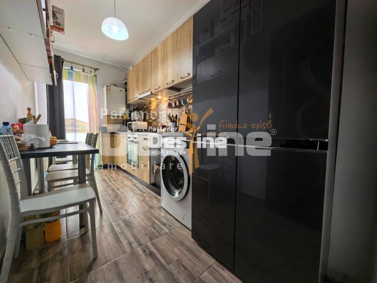 Apartament 2 camere decomandat 49 mp + balcon