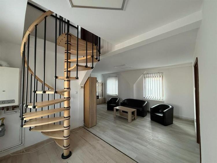 Apartament 4 camere 2 bai zona Turnisor