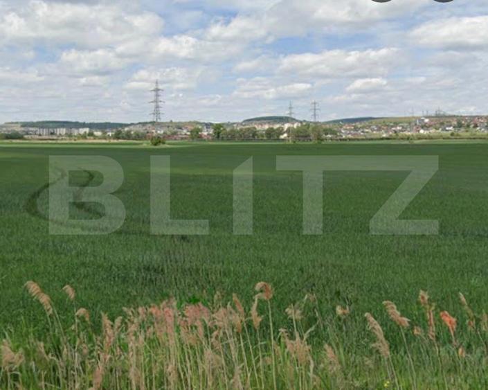 Teren intravilan 2000 mp, front 10 ml, zona CET ( Mall ) - Suceava