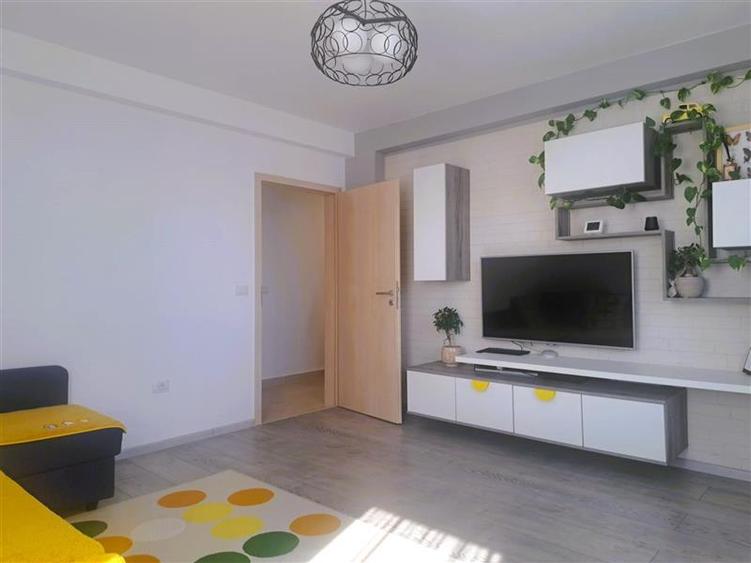 Apartament 3 camere decomandat Coresi, 2 bai, bloc nou cu lift, mobilat si util