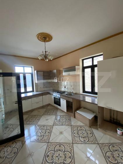 Casă mare, în Centrul Vechi din Deva - 10 camere, ideal locuință + investiție - 5