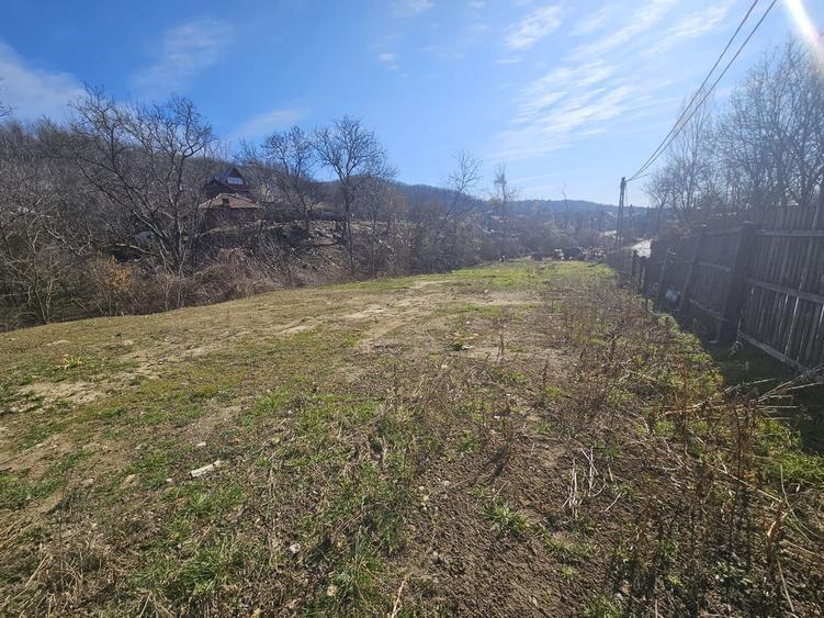 Teren 690 mp, deschidere 50 m, utilități – 1 km Primăria Ștefănești