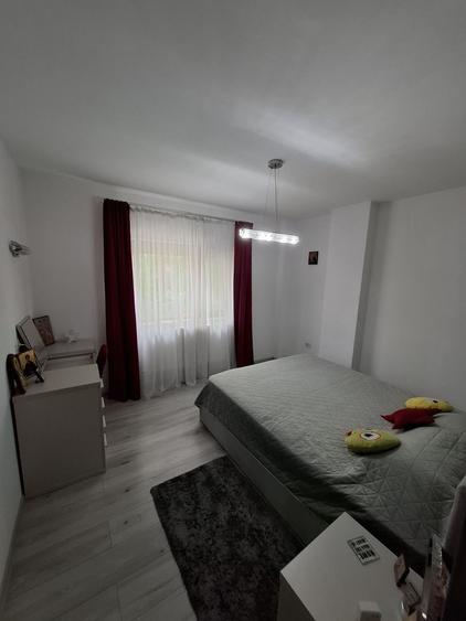 Apartament 3 camere, balcon și loc de parcare în bloc nou Km4