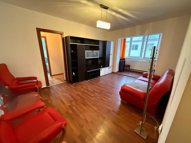 De vanzare apartament cu 2 camere, decomandat, 47mp, zona Autogarii