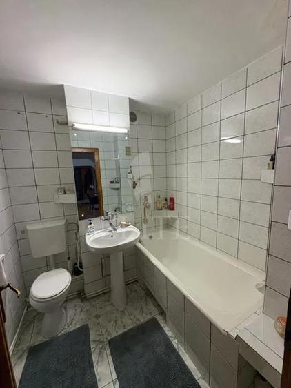 Apartament 4 camere în zona P-TA FLORA