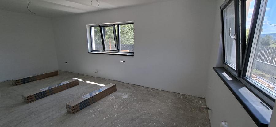 Casa cu 4 camere,  310 mp, 400 mp teren, Holboca