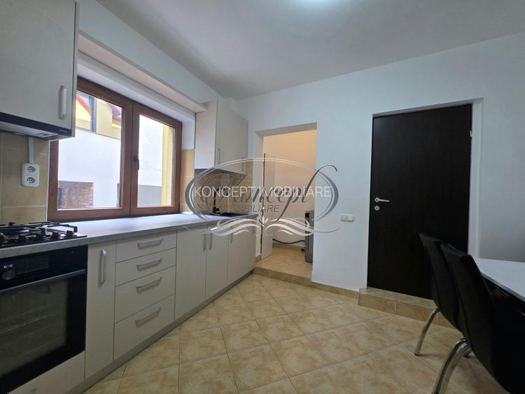 Apartament in vila cu parcare si garaj - 13