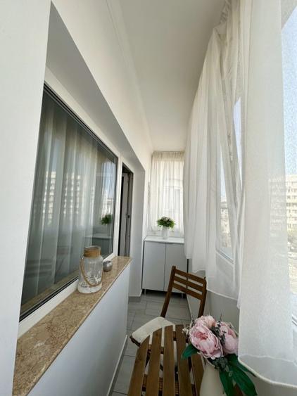 Apartament cu 2 camere semidecomandat, mobilat în Polonă