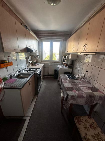 Apartament cu 2 camere decomandat, etajul 6/10, zona Alexandru cel Bun