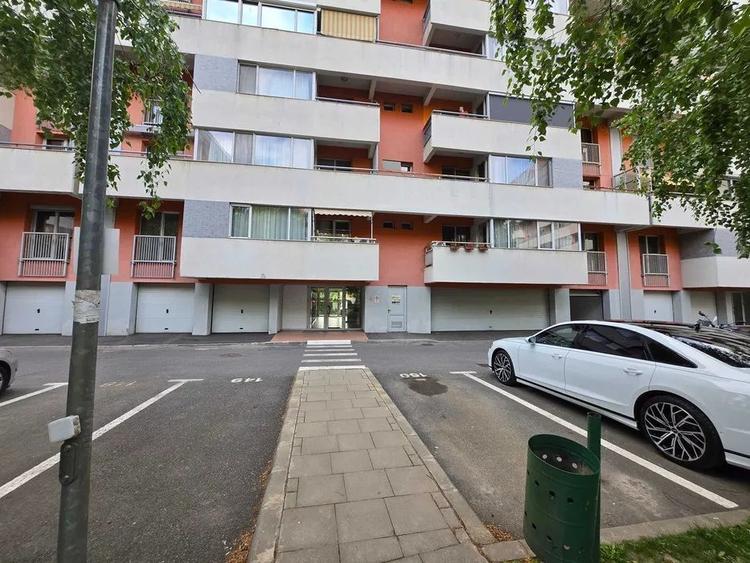 Militari-Quadra Place-Garaj-Loc de parcare acoperit