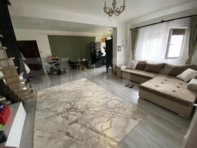 Apartament cu 4 camere zona Bradet