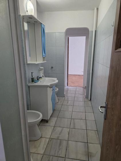 Vanzare apartament 2 camere Dristor- Piata Ramnicu Sarat