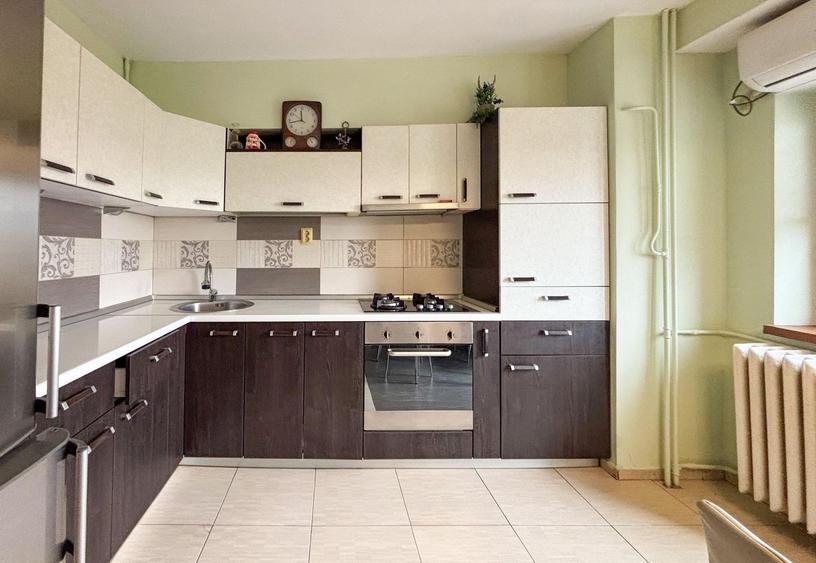 Închiriere Apartament 2 camere, vedere Palatul Parlamentului