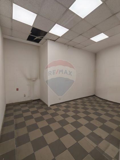 Spațiu comercial ultracentral, 230 mp, lângă Mercur