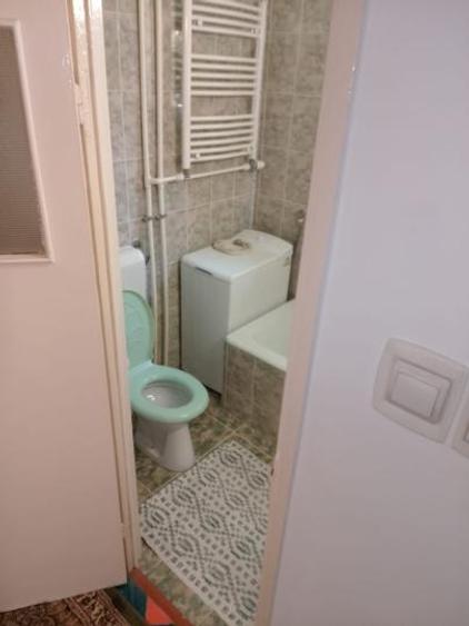 Apartament - 3 camere - semidecomandat -Titan