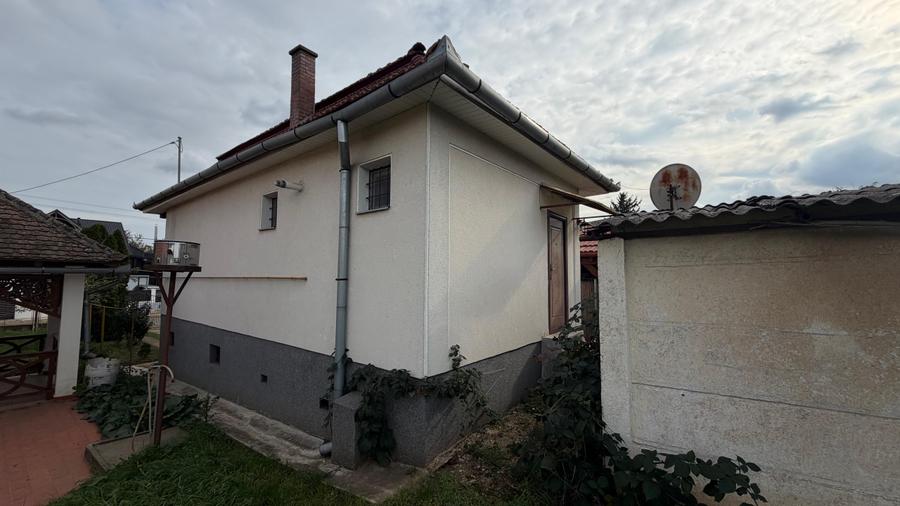 Casa de vacanta la 100m de strandul cu apa termala