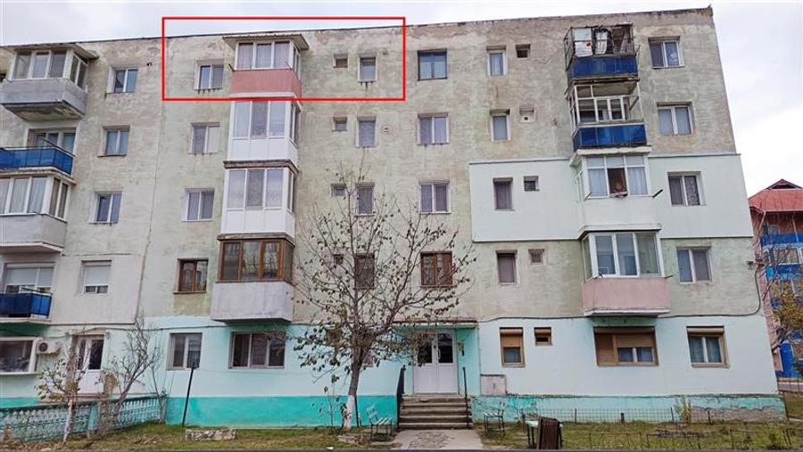 Moldova Noua, Apartament 2 Cam. Semidecomandat