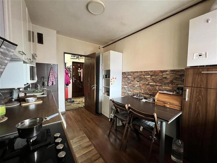 Apartament 4 camere decomandat, etaj intermediar Carpatilor- Lidl
