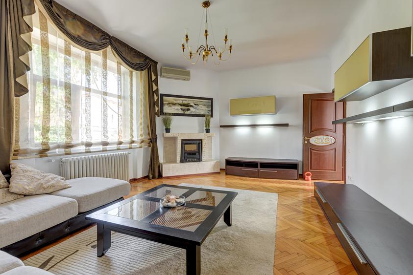 Apartament 4 camere si mansarda in vila, Calarasilor Traian