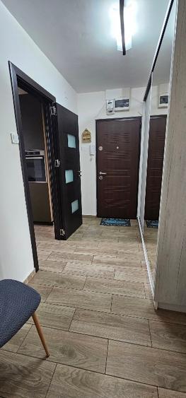 Proprietar, ofer spre închiriere apartament 3 camere, Titan