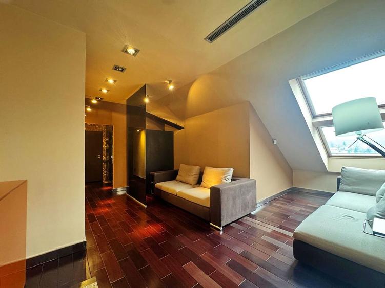 PENTHOUSE EXCLUSIVIST