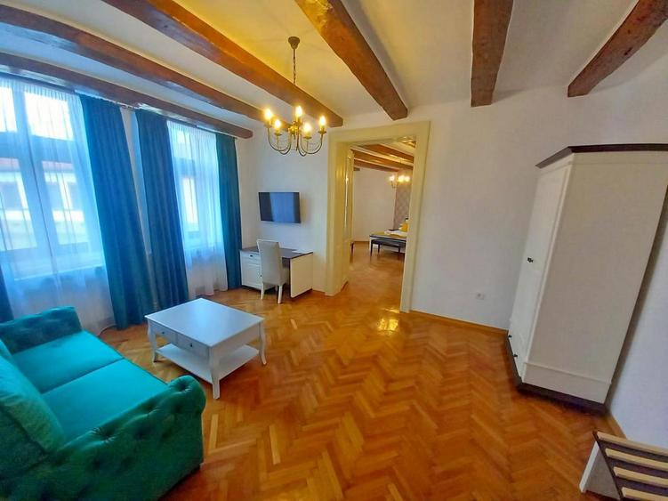 Afacere la cheie. Pensiune de 400 mp utili in Sibiu