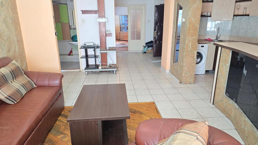 Vand apartament cu 4 camere in Deva, zona Decebal (Cuza Voda, Catedrala), etaj 2