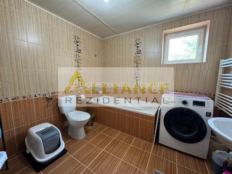 DUPLEX INTREG DE VANZARE CU TEREN 1086 MP - FRUMUSANI