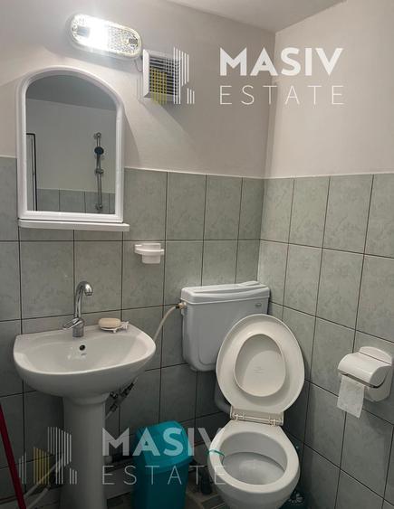 Casă spațioasă de vânzare în Azuga – 9 camere, 6 băi, vedere la Munții Bucegi