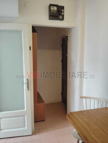 Se oferă spre vânzare un apartament cu 2 camere, situat în zona Șagului, pe stra
