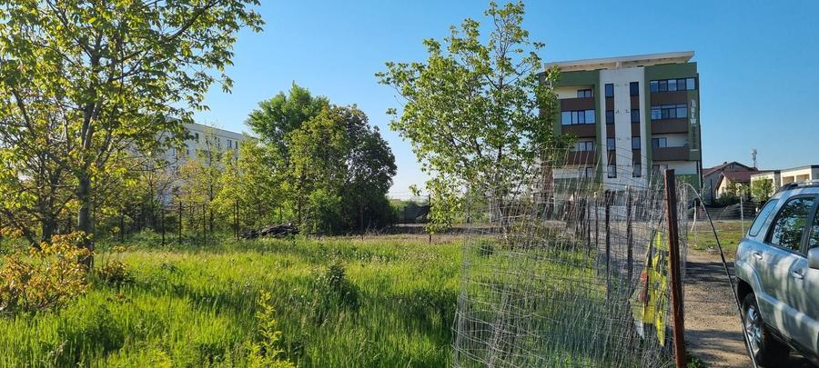 Teren  stradal dezvoltare imobiliara