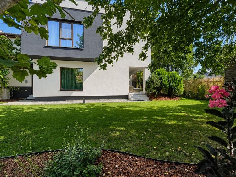 Casa moderna langa padure | 210 mp utili | Teren 440 mp | Dumbravita
