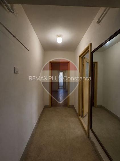 Apartament cu 3 camere de vânzare zona Bd Mamaia Constanta - 7